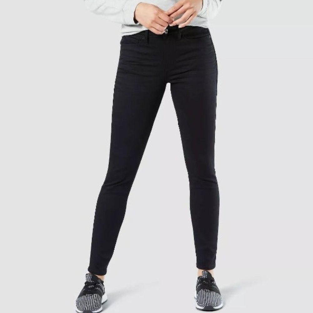 NWOT Black Denizen High Rise Skinny Ankle Jeans